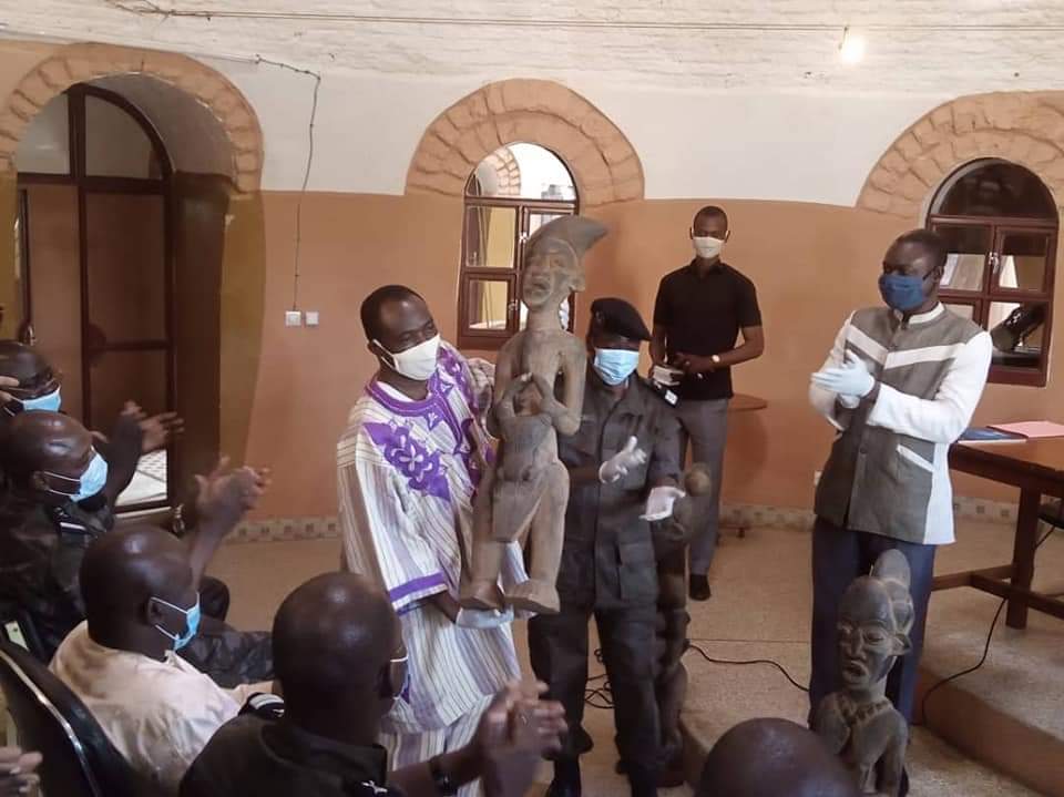 Biens culturels saisis : La douane burkinabè transfère les œuvres au ministère de la Culture