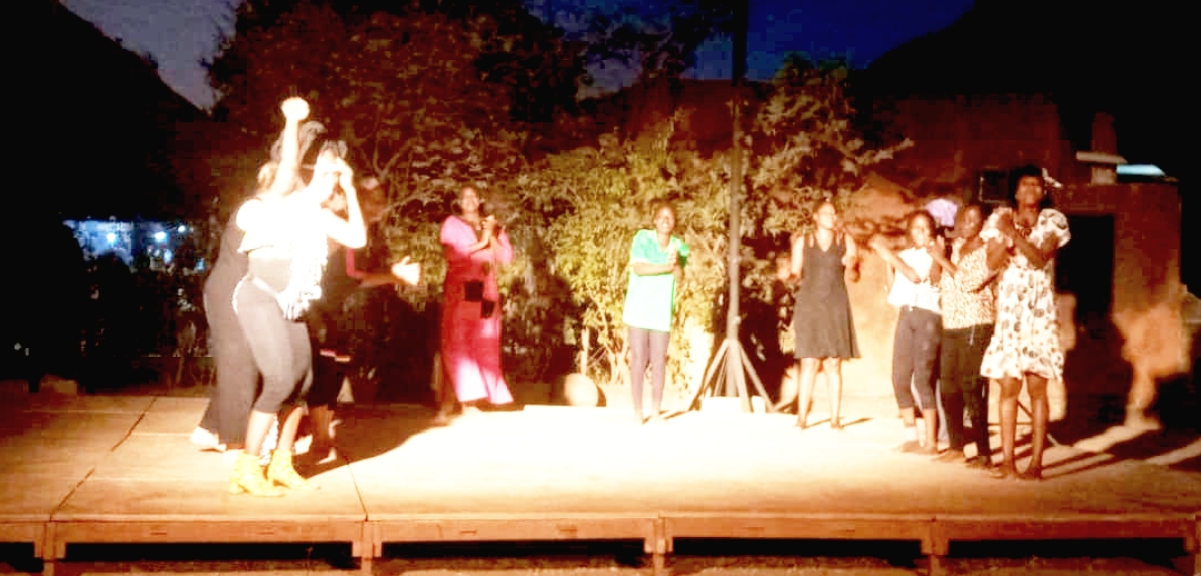 Spectacle « Plus forte »/Dialogues de corps : Esther Tarbangdo fait danser pour panser