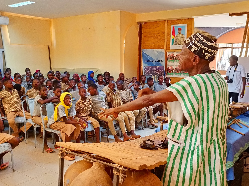 Mois du patrimoine burkinabè : Exploration du Balafon à travers un atelier pédagogique avec Konomba Traoré